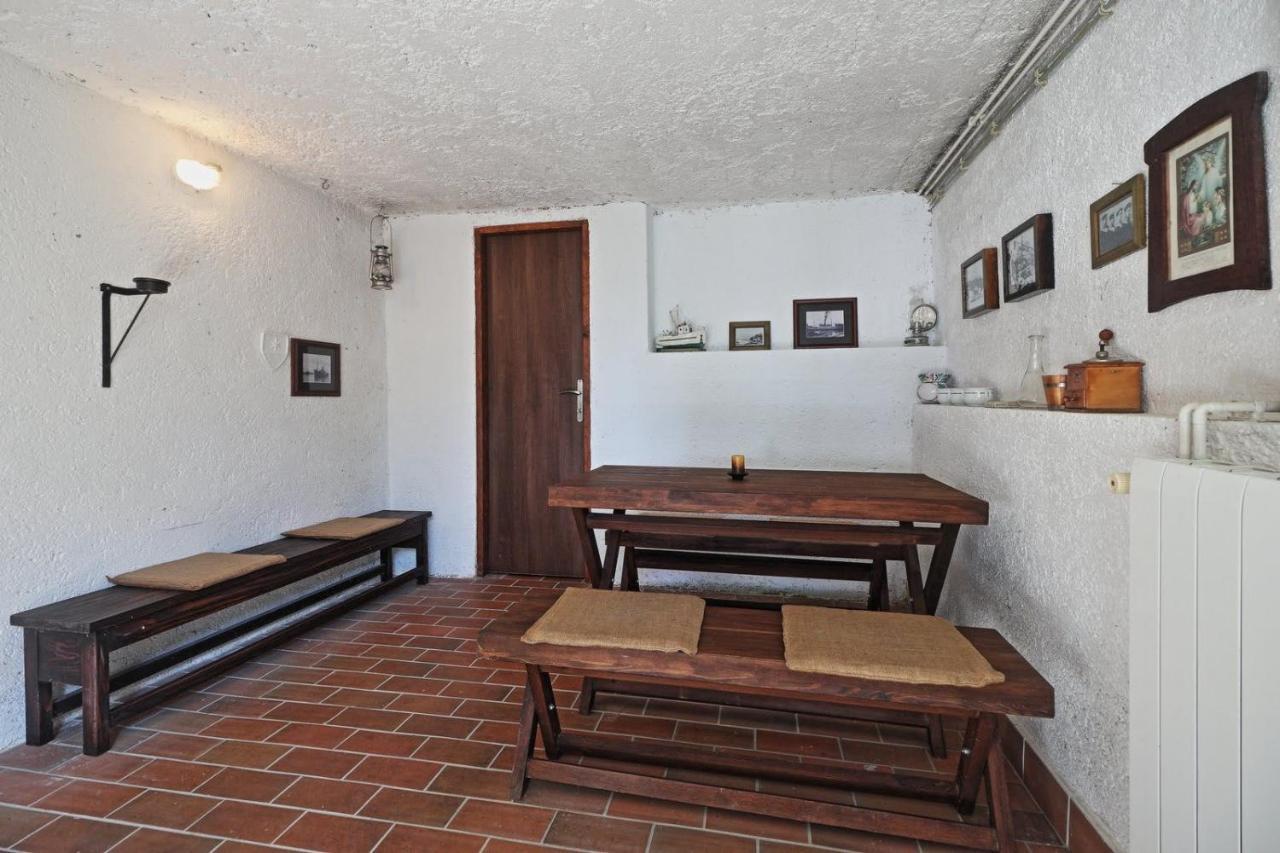 Two Olives Vila Vrbnik Exterior foto