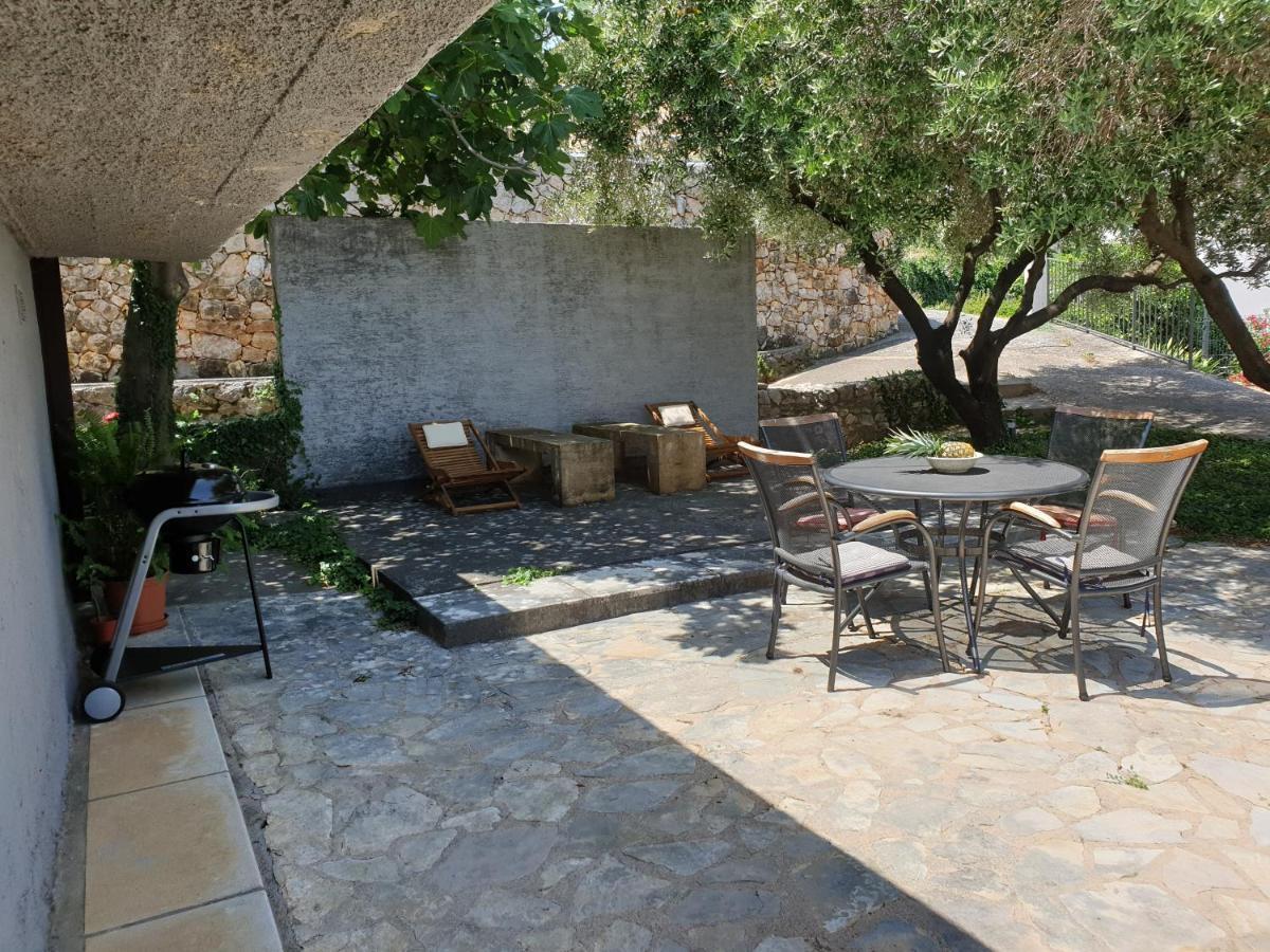 Two Olives Vila Vrbnik Exterior foto